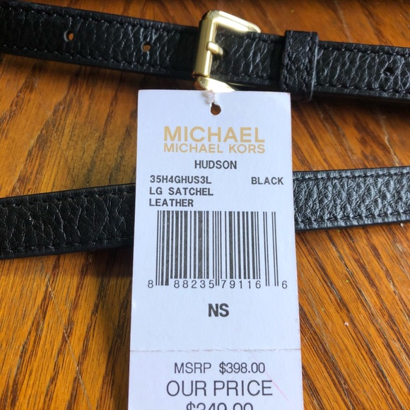 SOLD- Michael Kors large Hudson bag - Picture 2 of 8